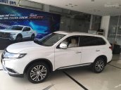 Mitsubishi Outlander 2.4 nhận quà tặng lên đến 15 triệu khi ký hợp đồng, LH 0907.578.118