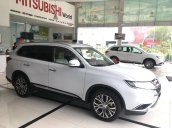 Mitsubishi Outlander 2.4 nhận quà tặng lên đến 15 triệu khi ký hợp đồng, LH 0907.578.118