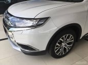 Mitsubishi Outlander 2.4 nhận quà tặng lên đến 15 triệu khi ký hợp đồng, LH 0907.578.118