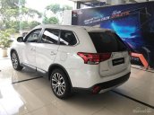 Mitsubishi Outlander 2.4 nhận quà tặng lên đến 15 triệu khi ký hợp đồng, LH 0907.578.118