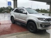 Bán xe Fortuner đời 2016, màu bạc, trả góp