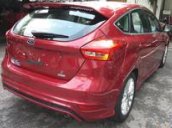 Cần bán xe Ford Focus đời 2018, màu đỏ, 649tr