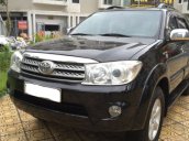 Cần bán lại xe Toyota Fortuner 2.7 AT đời 2009, màu đen  