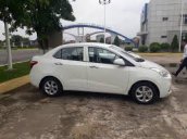 Bán Hyundai Grand I10 sedan số sàn, vàng cát trắng, có xe giao ngay, lh 01668077675