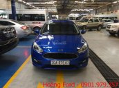 Bán Ford Focus bản cao cấp màu xanh, giá tốt, liên hệ 0901.979.357 - Mr. Hoàng