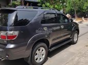 Cần bán Toyota Fortuner 2.5G sản xuất 2010, màu xám xe gia đình