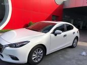 Cần bán gấp Mazda 3 1.5 AT đời 2017, màu trắng, 676tr