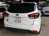 Bán Kia Rondo 2.0MT màu trắng, số sàn, sản xuất 2017, biển Sài Gòn, máy xăng mẫu mới