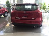 Ford Focus Trend mới 100%, 1.5L Ecoboost giá rẻ tặng thêm phụ kiện, hỗ trợ trả góp 80% - LH: 033.613.5555