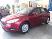 Ford Focus Trend mới 100%, 1.5L Ecoboost giá rẻ tặng thêm phụ kiện, hỗ trợ trả góp 80% - LH: 033.613.5555