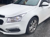 Cần bán lại xe Chevrolet Cruze 1.8AT năm 2015, màu trắng  