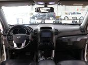 Cần bán gấp Kia Sorento 2.4AT sản xuất năm 2013, màu bạc  