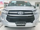 Bán Toyota Innova năm sản xuất 2018, màu bạc