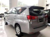 Cần bán Toyota Innova đời 2018, màu bạc, giá tốt