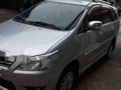 Cần bán xe Toyota Innova E 2013, màu bạc chính chủ  