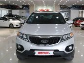 Cần bán gấp Kia Sorento 2.4AT sản xuất năm 2013, màu bạc  