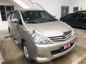 Cần bán xe Toyota Innova năm sản xuất 2010, số sàn, giá tốt