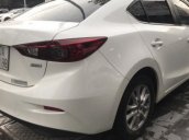 Bán xe Mazda 3 1.5 AT năm 2015, màu trắng như mới