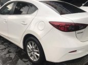 Bán xe Mazda 3 1.5 AT năm 2015, màu trắng như mới