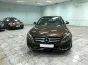 Bán xe Mercedes C200 nâu 2018 chính hãng, trả trước 450 triệu nhận xe