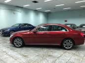 Bán xe Mercedes C200 đỏ 2018 chính hãng, trả trước 450 triệu nhận xe ngay