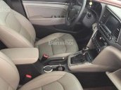 Cần bán Hyundai Elantra 2.0 năm sản xuất 2016, màu trắng, odo 1 vạn