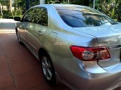 Cần bán Toyota Corolla altis 2.0V sản xuất 2011, màu bạc như mới, 562 triệu