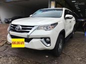 Bán Toyota Fortuner 2.7V sản xuất năm 2017, số tự động, màu trắng, nhập khẩu Indonesia