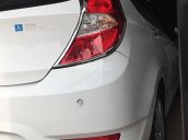 Cần bán xe Hyundai Accent Sx 2014, số tự động đa cấp, màu trắng