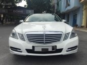 Cần bán em Mercedes E300 đời 2009 màu trắng còn cực ngầu