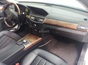 Cần bán em Mercedes E300 đời 2009 màu trắng còn cực ngầu