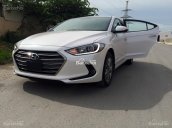 Bán Hyundai Elantra 2.0 AT 2018, màu trắng giao ngay - Hotline: 0938.878.099