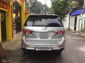 Gia đình bán Fortuner 2015 màu bạc, bản tự động, gia đình đi kỹ