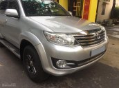 Gia đình bán Fortuner 2015 màu bạc, bản tự động, gia đình đi kỹ