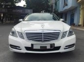 Bán ô tô Mercedes E300 năm 2009, màu trắng