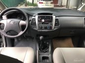 Bán Toyota Innova màu ghi bạc, sản xuất 2013 tên công ty, chạy 8 vạn km