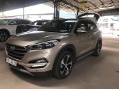 Cần bán lại xe Hyundai Tucson 1.6 AT Turbo sản xuất năm 2017, màu nâu vàng