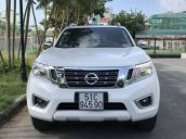 Chính chủ cần bán Nissan Navara VL ĐK T10/2017 4x4 AT màu trắng