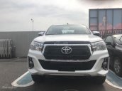 Toyota Hilux 2.8G, 2.4G màu trắng, giao đến ngay, hỗ trợ trả góp