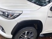 Cần bán Toyota Hilux 2.8G 4x4 AT 2017, màu trắng, nhập khẩu