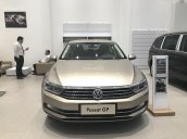 Bán Volkswagen Passat GP giá cực rẻ, nhiều màu giao ngay, trả trước chỉ 300tr - 090.364.3659