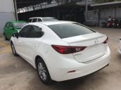 Cần bán Mazda 3 đời 2018, màu trắng 