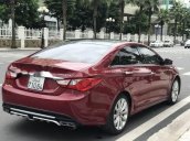 Tôi cần bán xe Hyundai Sonata 2.0AT, đăng kí lần đầu 2013, màu đỏ