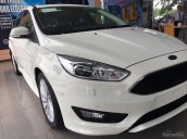 Bán xe Focus 2018 giá tốt, quà tặng hấp dẫn, hỗ trợ vay 90%