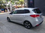 Kẹt tiền bán Kia Rondo GAT 2017 màu bạc, xe còn như mới