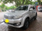 Cần bán gấp Toyota Fortuner 2.5 G năm sản xuất 2015, màu bạc số sàn, giá tốt