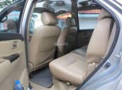 Cần bán gấp Toyota Fortuner 2.5 G năm sản xuất 2015, màu bạc số sàn, giá tốt