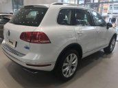 Cần bán lại xe Volkswagen Touareg 3.6 V6 năm 2018, màu trắng, nhập khẩu nguyên chiếc số tự động