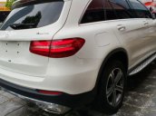 Bán xe Mercedes 2.0 AT 2017, màu trắng