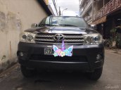 Bán xe Toyota Fortuner năm 2011 màu đen, giá tốt